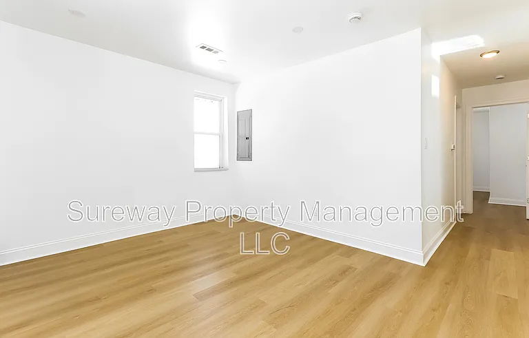 300 Monroe Ave #B — Photo 4