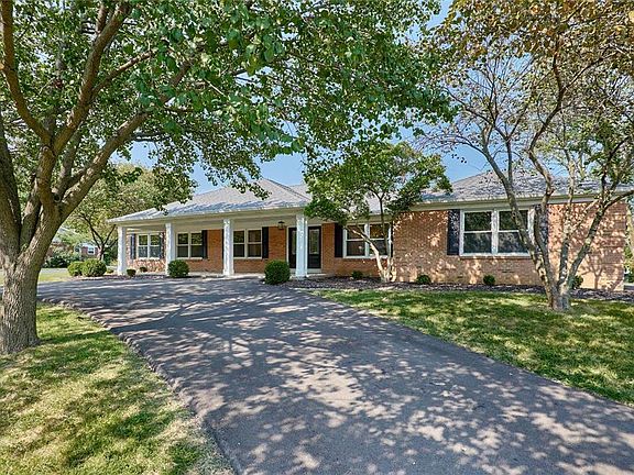 3rd image of 1323 Brynnwood Dr