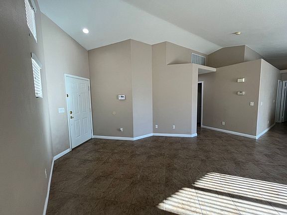 5th image of 625 Blossom Berry Ct