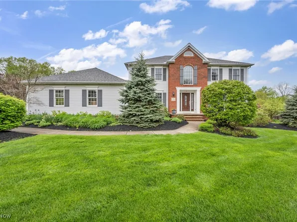 5550 Canyon Ridge Dr, Painesville, OH 44077