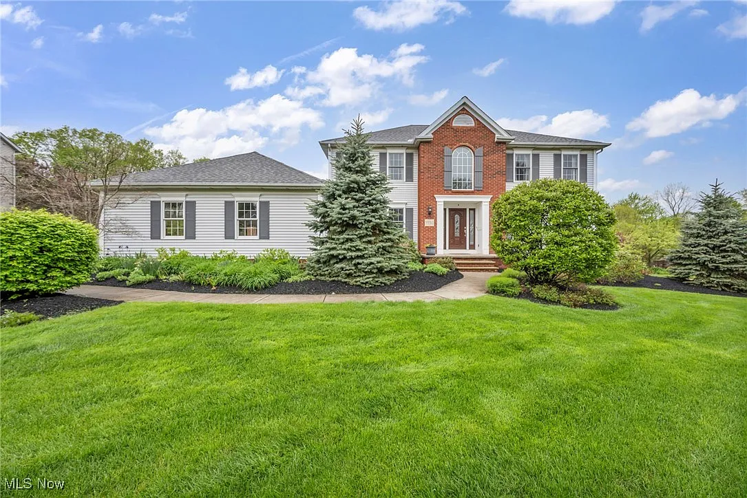 5550 Canyon Ridge Dr photo 1