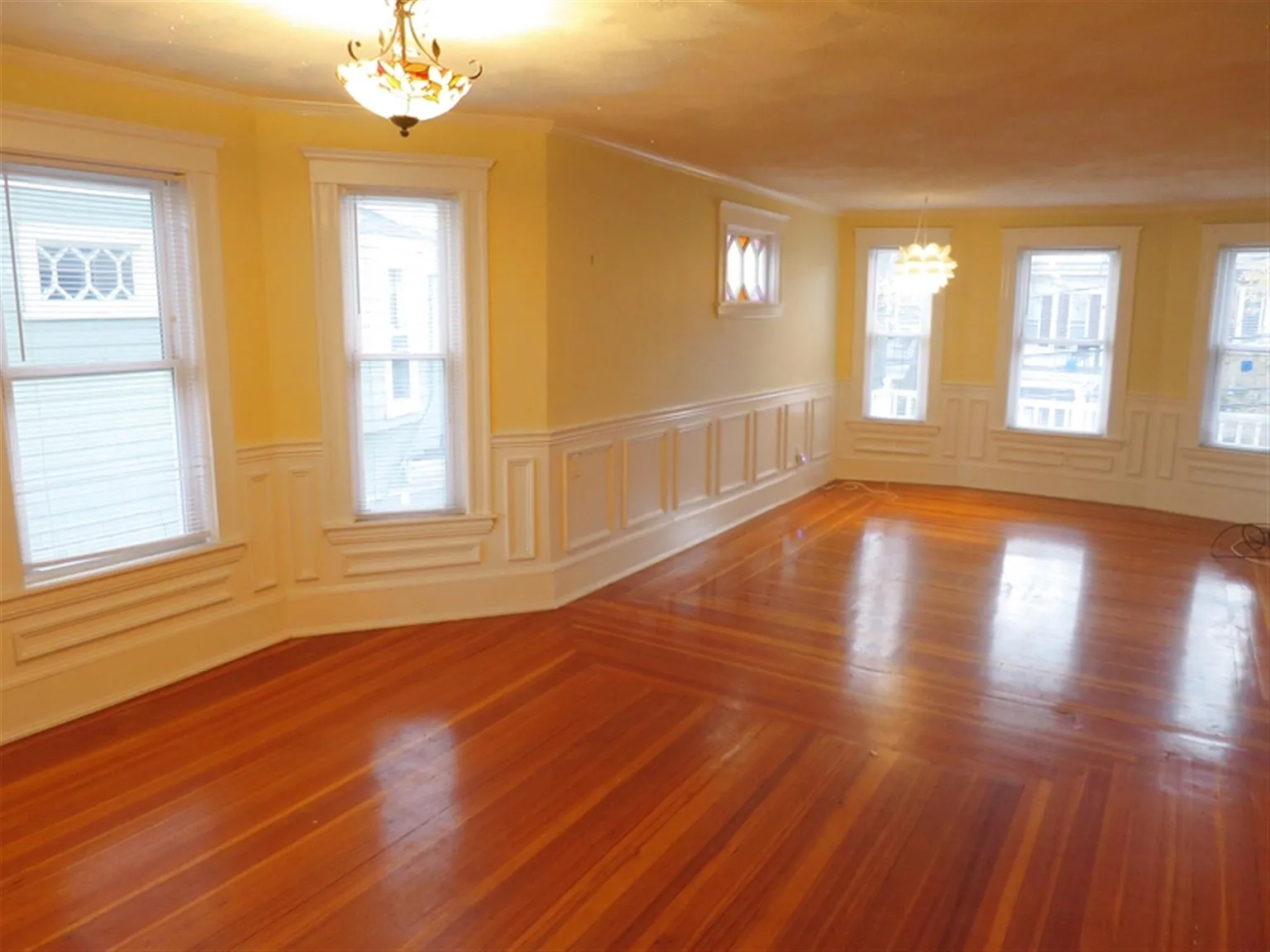 3 bed, $4,200 — Photo 3