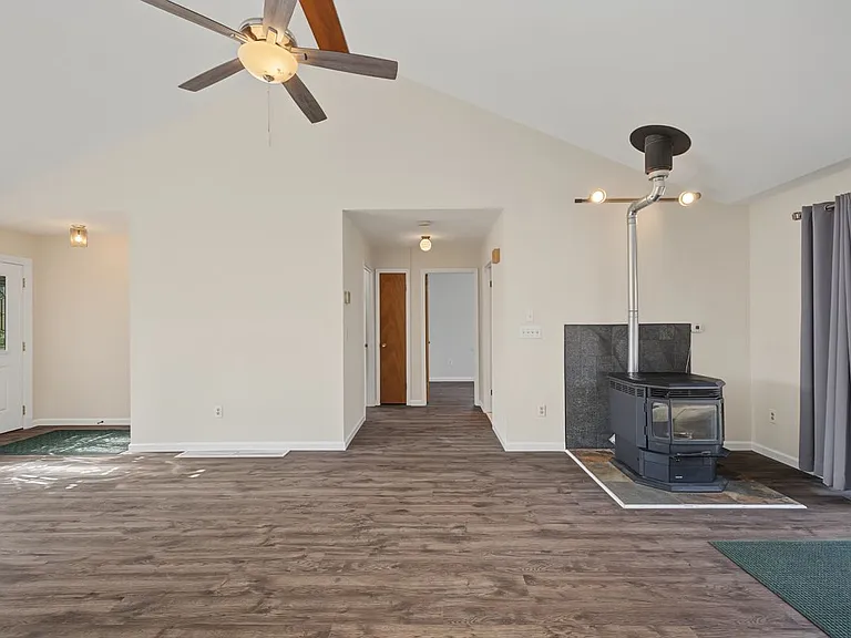 318 Cornwall Hill Rd — Photo 16