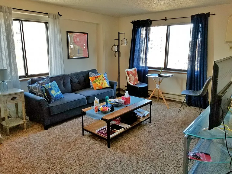 Capitol Centre Court Apartments — Photo 15