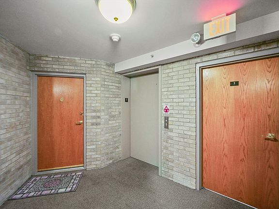 5th image of 11921 Windemere Ct APT 103