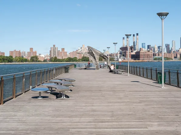 175 Kent Avenue image 37 of 39