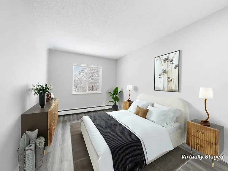 Marmont Apartments — Photo 9