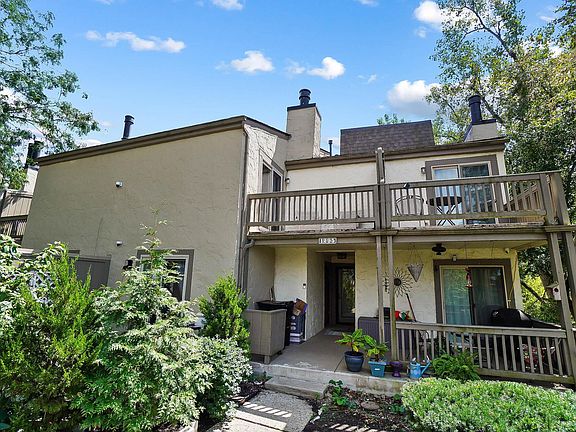 2nd image of 1295 Lake Shore Dr #206-B