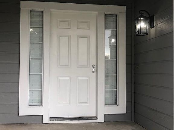 3rd image of 865 Vintage Oak Ave