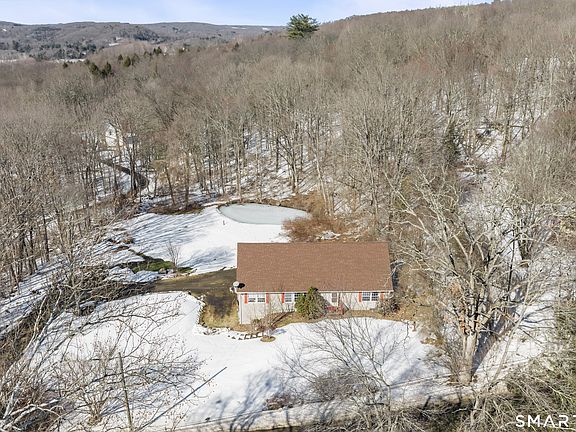 4th image of 133 White Deer Rocks Road