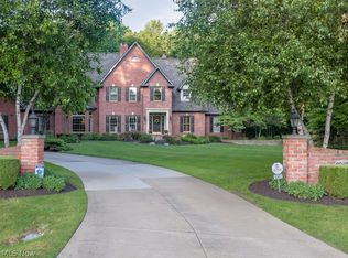 6943 Hunting Hollow Ln E, Hudson, OH 44236