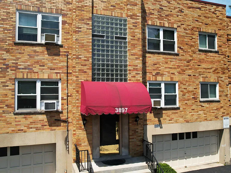 3897 Vine St — Photo 21