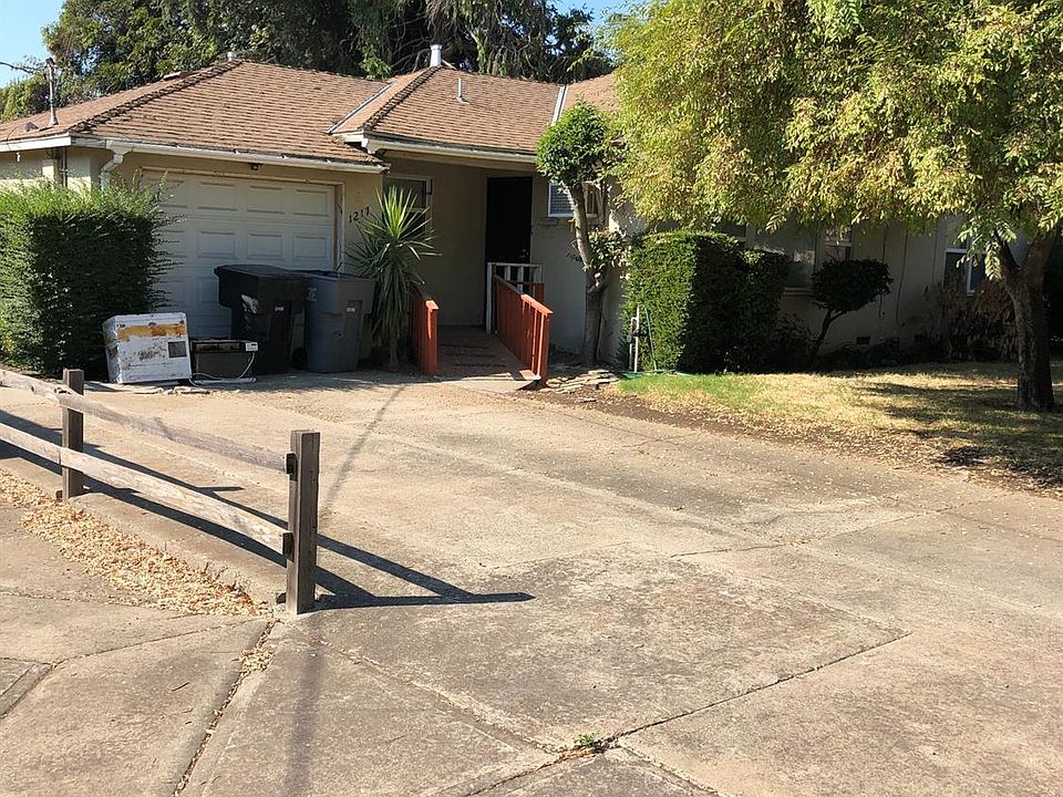 1st image of 1217 Maple Dr