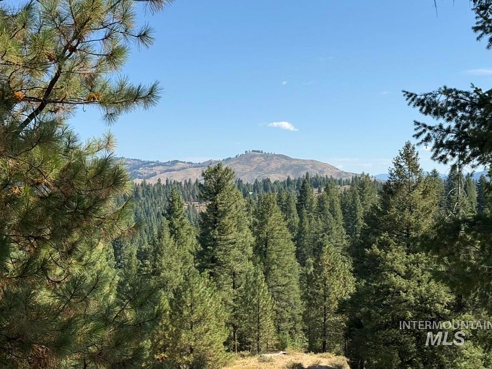 2nd image of 16 Renegade Gulch Rd