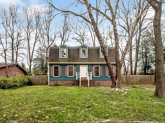 2nd image of 11811 Taft Dr