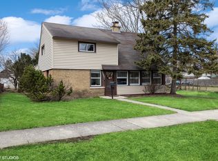 4048 Fern Ave, Lyons, IL 60534