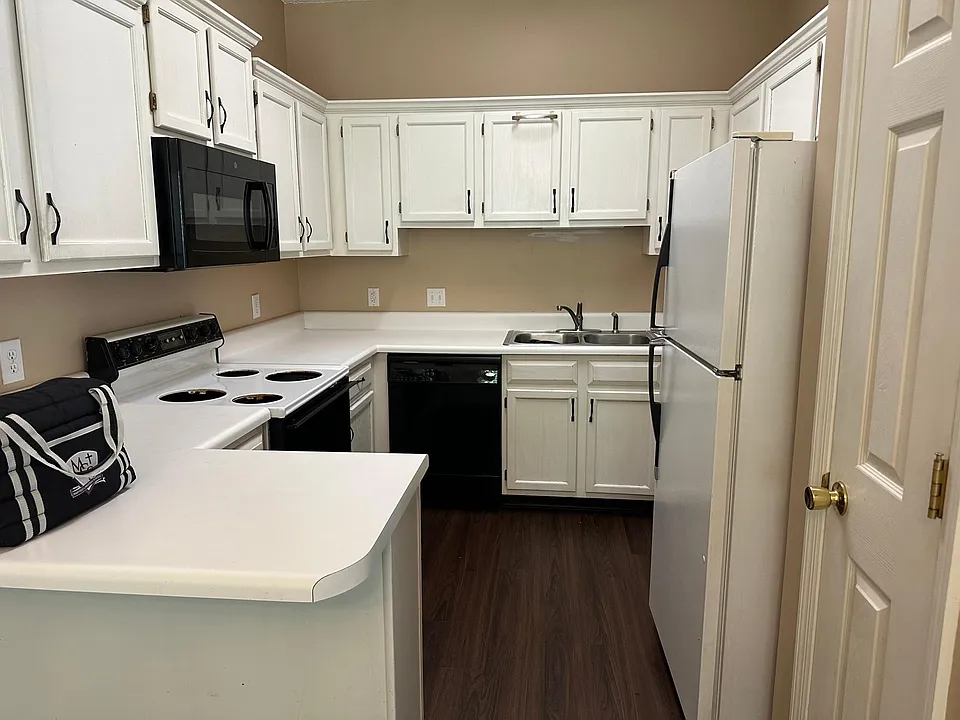 kitchen includes pantry