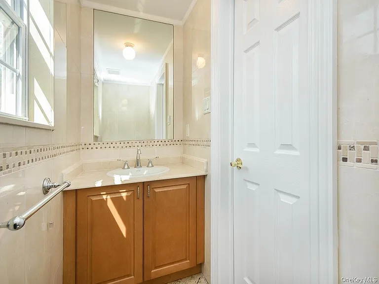 51 Inwood Rd #B — Photo 13