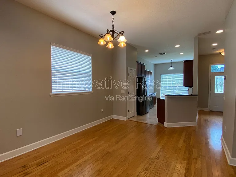332 E Kaley St — Photo 3