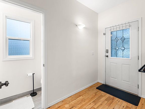 3rd image of 46360 Valleyview Rd #146