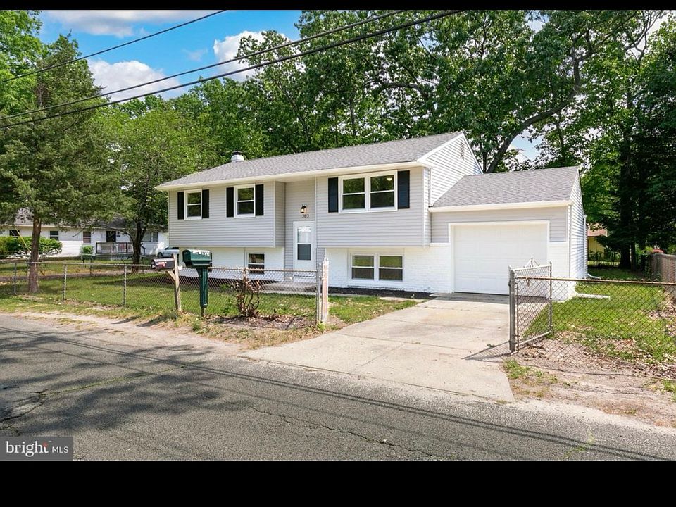 1st image of 303 Bayberry St