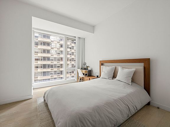 5th image of 138 E 50th St APT 15B