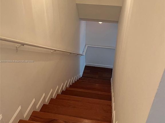 2nd image of 927 Euclid Ave APT 4