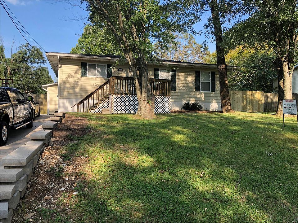 1st image of 840 Twin Oaks Dr