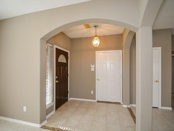 3rd image of 3419 Pioneer Bend Ln