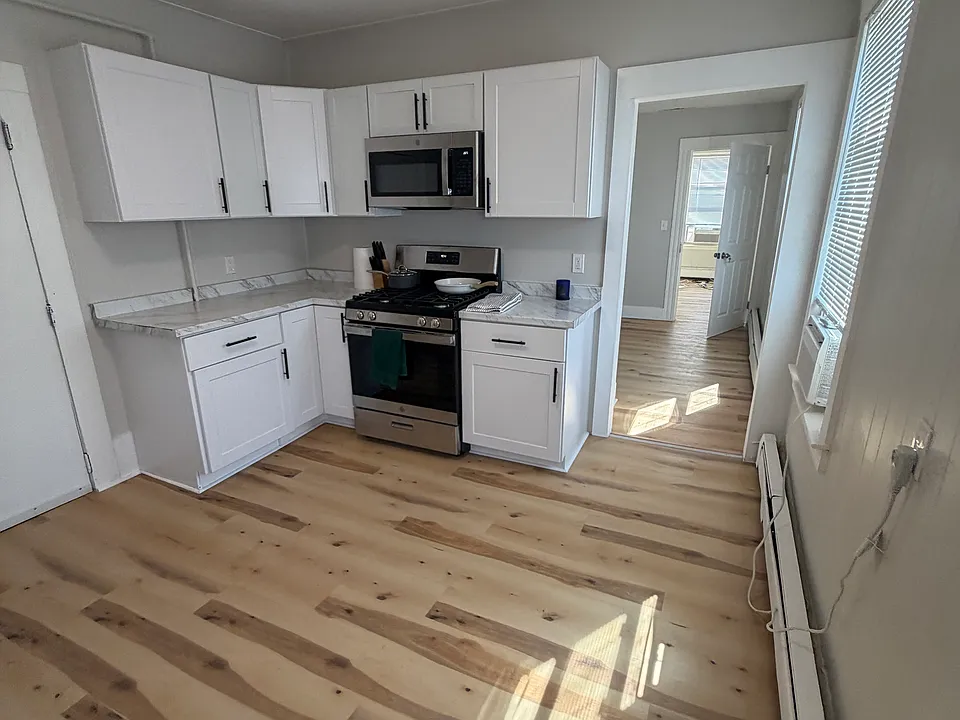 245 Goodrich St #1R