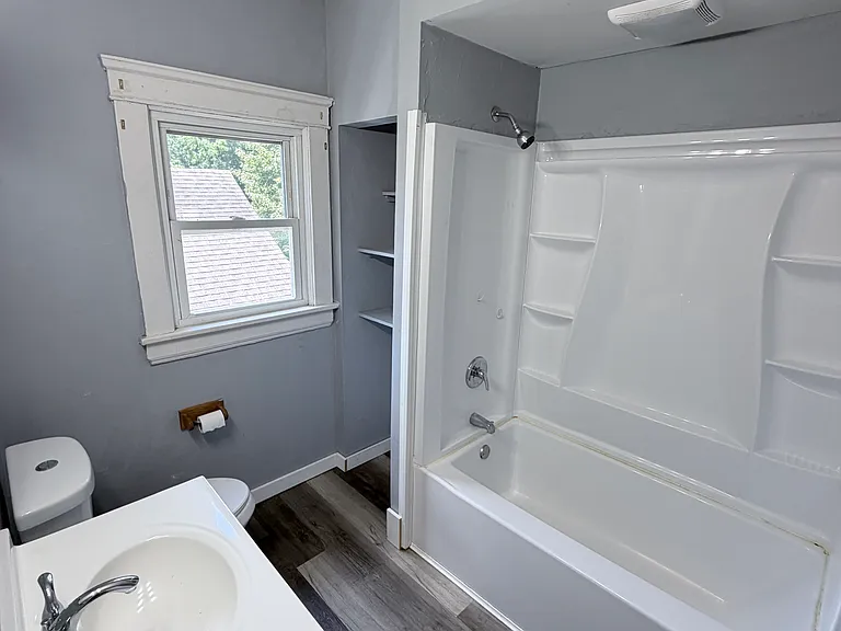 1032 Neptune Ave — Photo 11