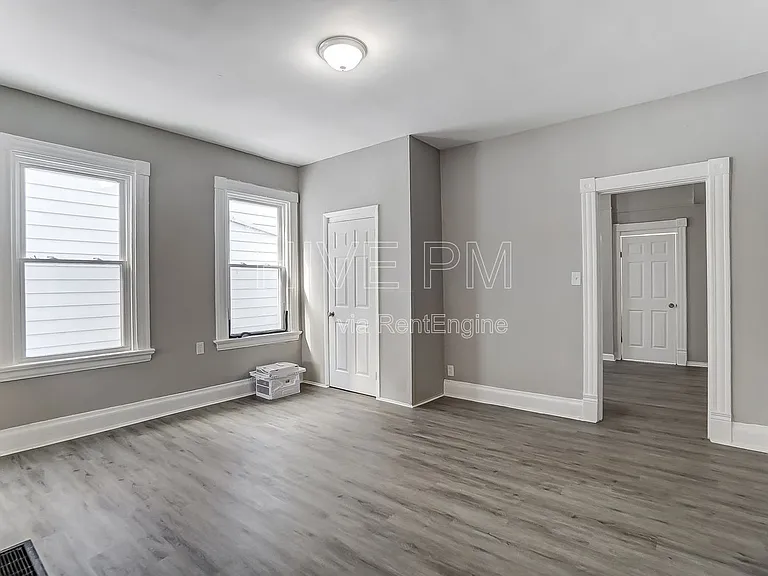 1758 Brewster Ave — Photo 7