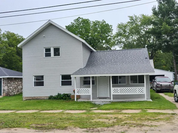311 S Oak St, Evart, MI 49631