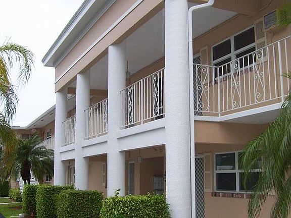 2nd image of 2830 NE 30th St APT 9