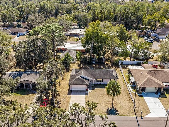 3rd image of 1221 Emerson St