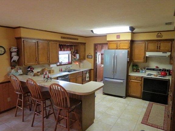 3rd image of 33 Antlers Ln
