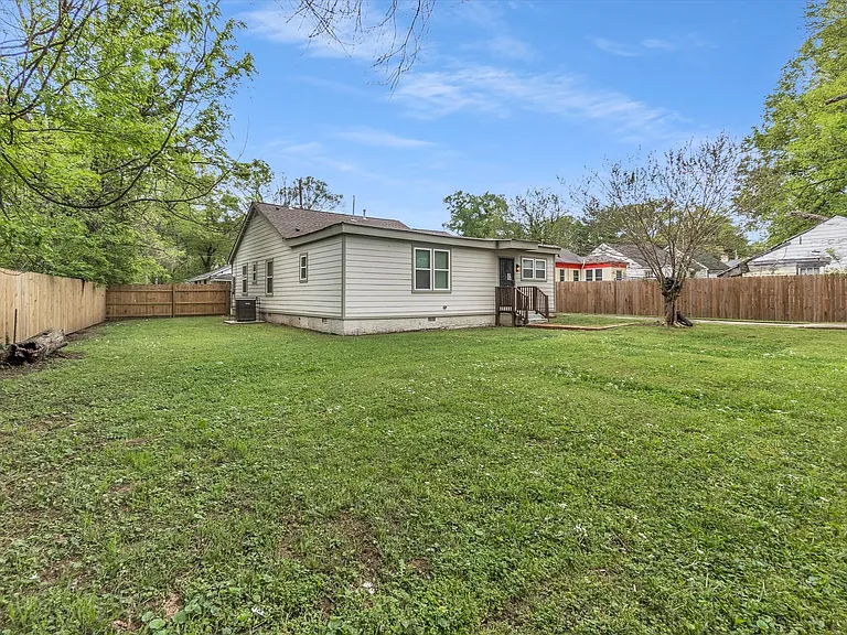 382 Josephine St — Photo 24