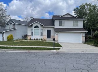 2143 E Powderkeg Dr, Sandy, UT 84093