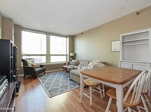 4th image of 600 N Kingsbury St APT 1009
