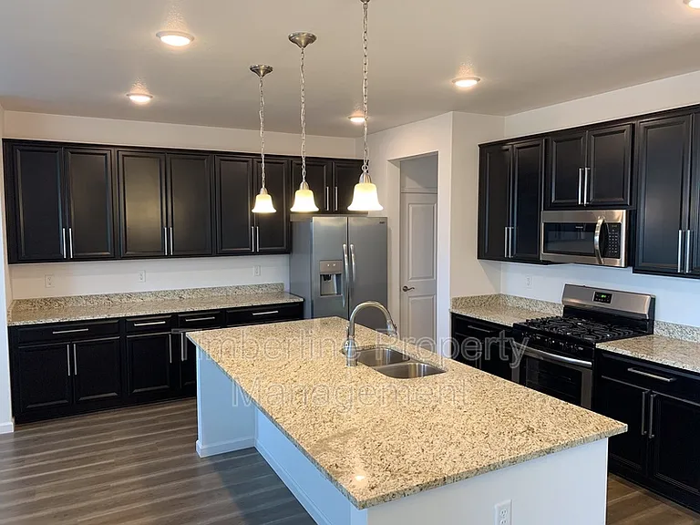 811 Marine Corps Dr — Photo 3