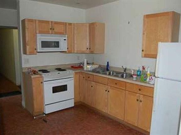 4th image of 15 1/2 S Jefferson St APT 2