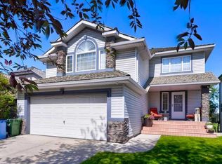 537 E Douglas Glen Point SE, Calgary, AB T2Z3P9