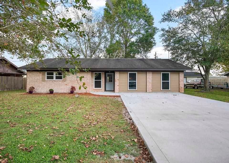 1st image of 1347 E Palm Dr