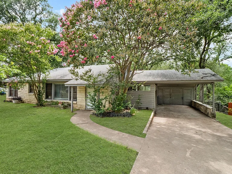 6208 Walnut Hills Dr — Photo 2