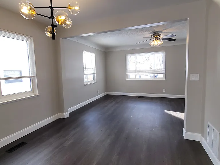 23092 Pilgrim Ave — Photo 6