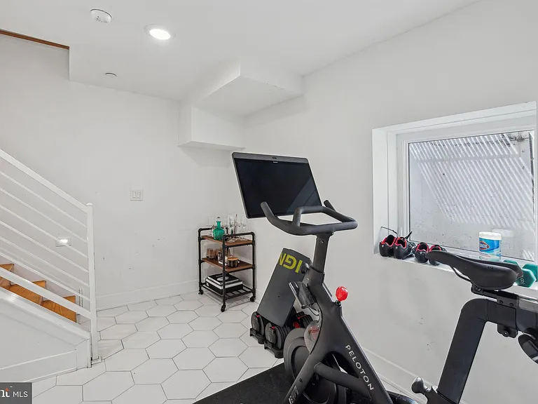 2224 Amber St #4 — Photo 37