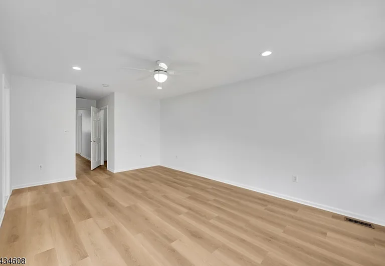 63 Albert Ct — Photo 17
