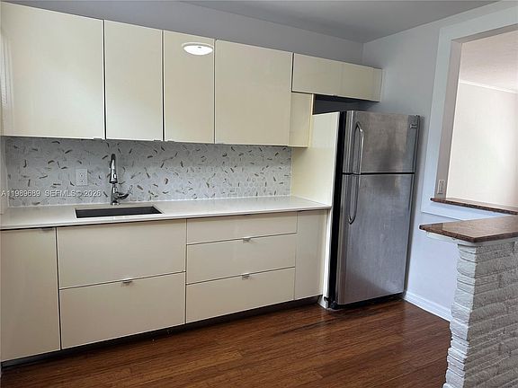 5th image of 1441 NE 134th Rd #2