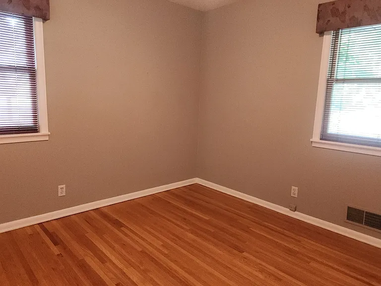 2501 Ford Rd — Photo 17
