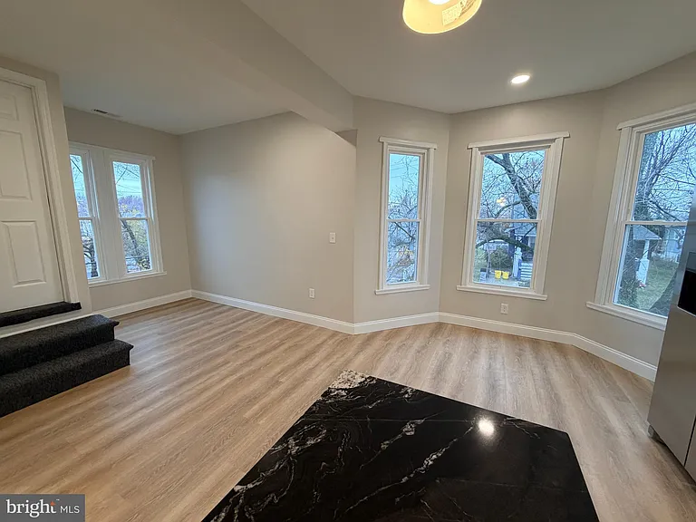 3 E Overlea Ave #3 — Photo 10